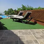 Casa De Abuelos *